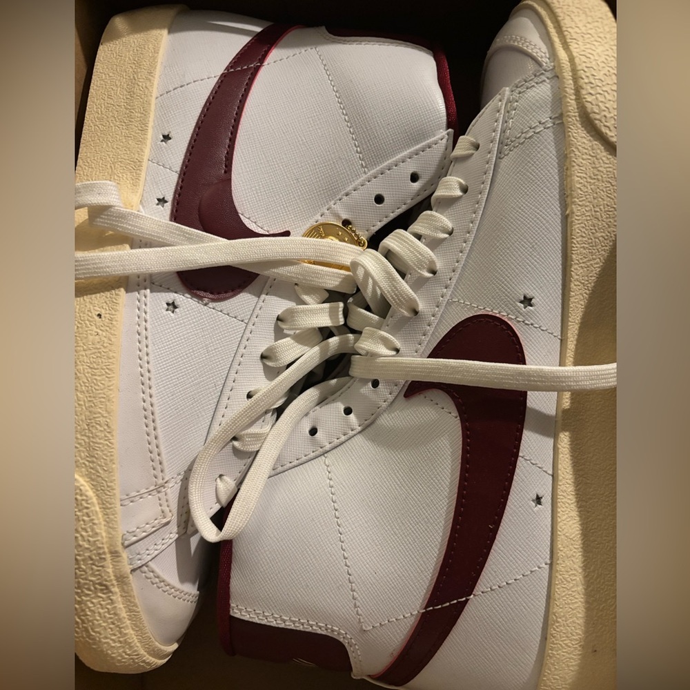 Brand New NIKE BLAZERS (UNISEX)
